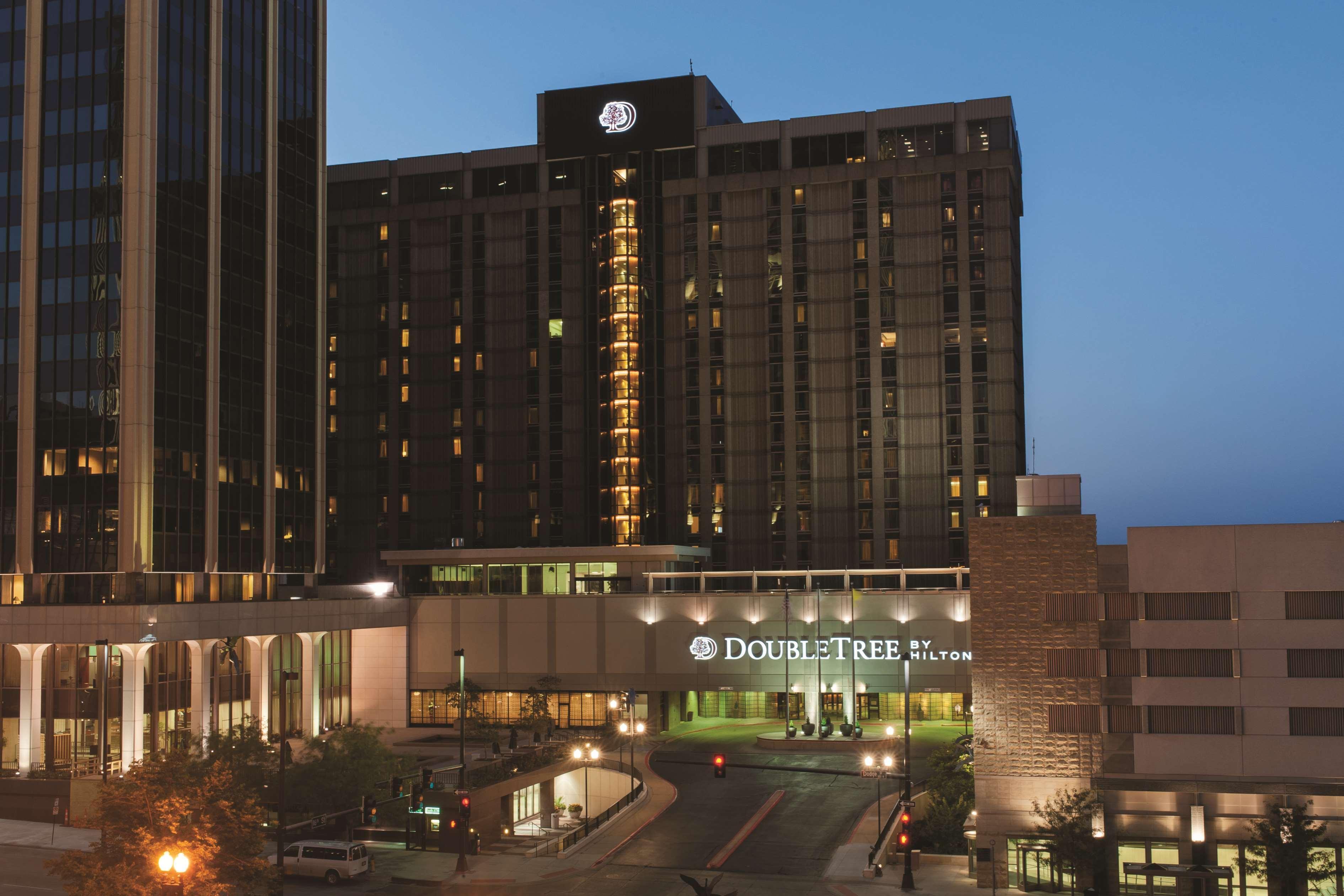 Doubletree By Hilton Hotel & Executive Meeting Center Omaha-Downtown Extérieur photo
