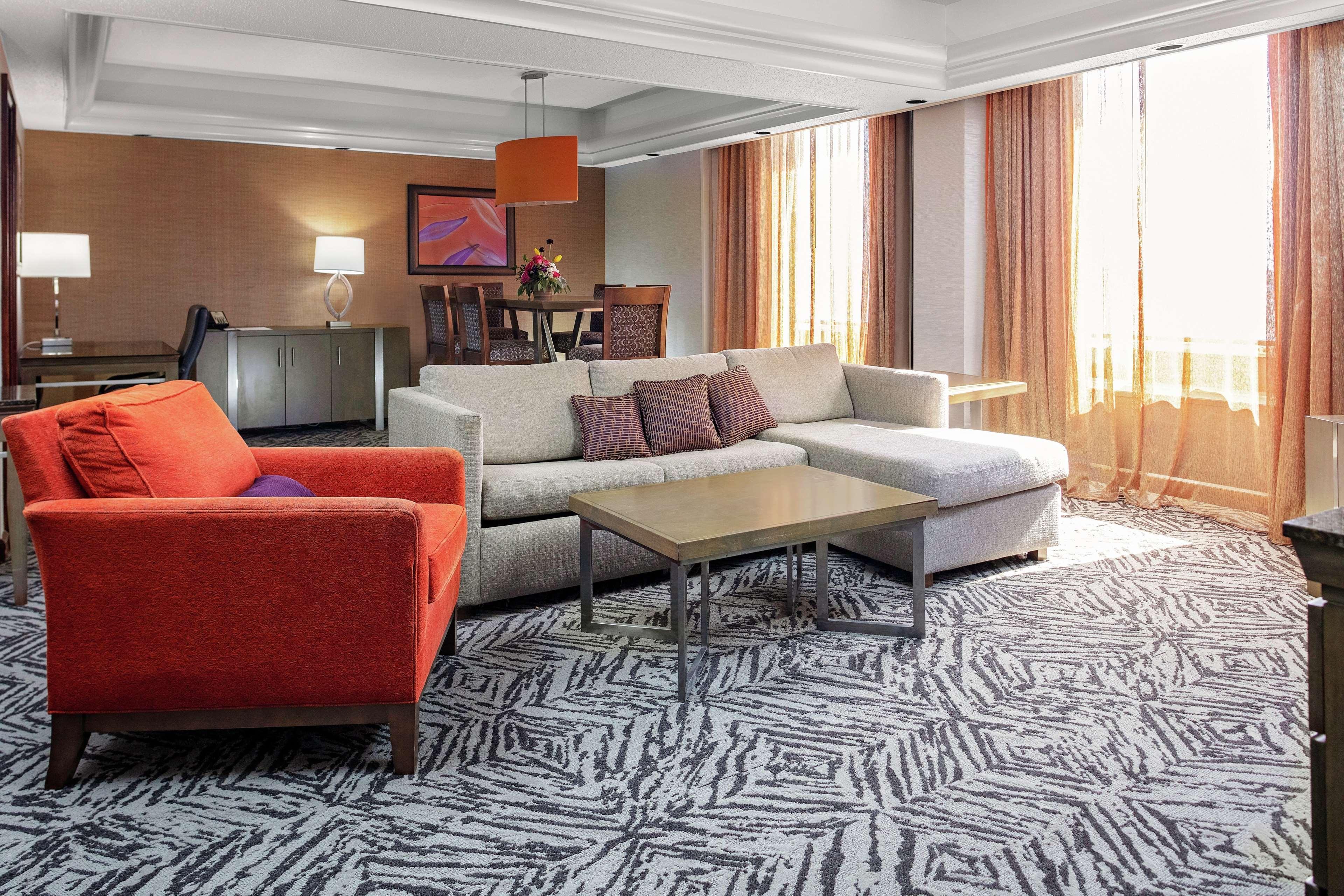 Doubletree By Hilton Hotel & Executive Meeting Center Omaha-Downtown Extérieur photo