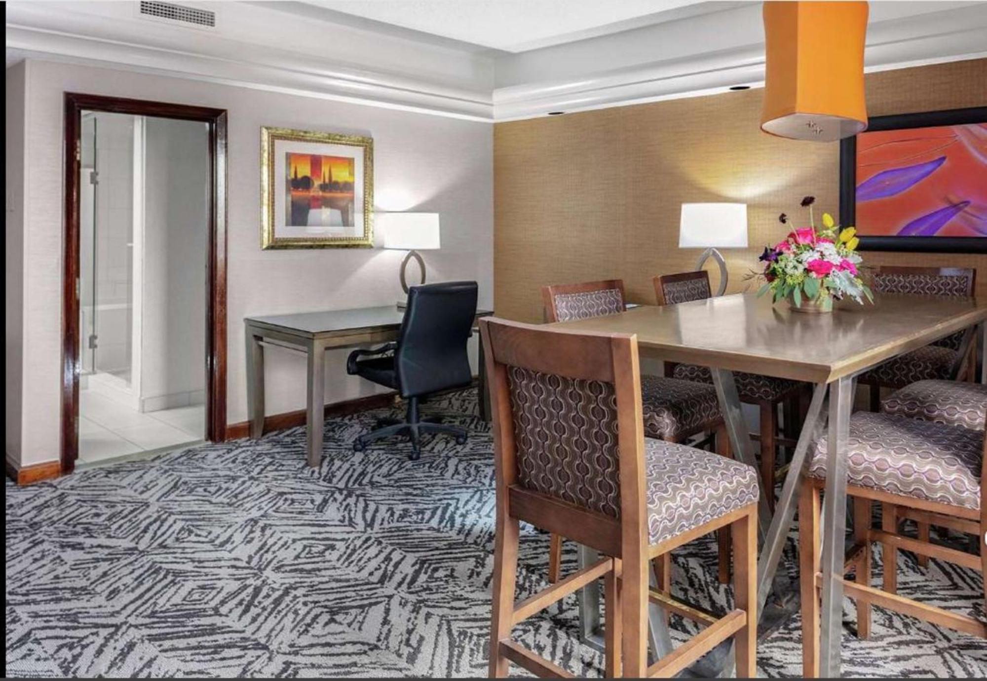 Doubletree By Hilton Hotel & Executive Meeting Center Omaha-Downtown Extérieur photo