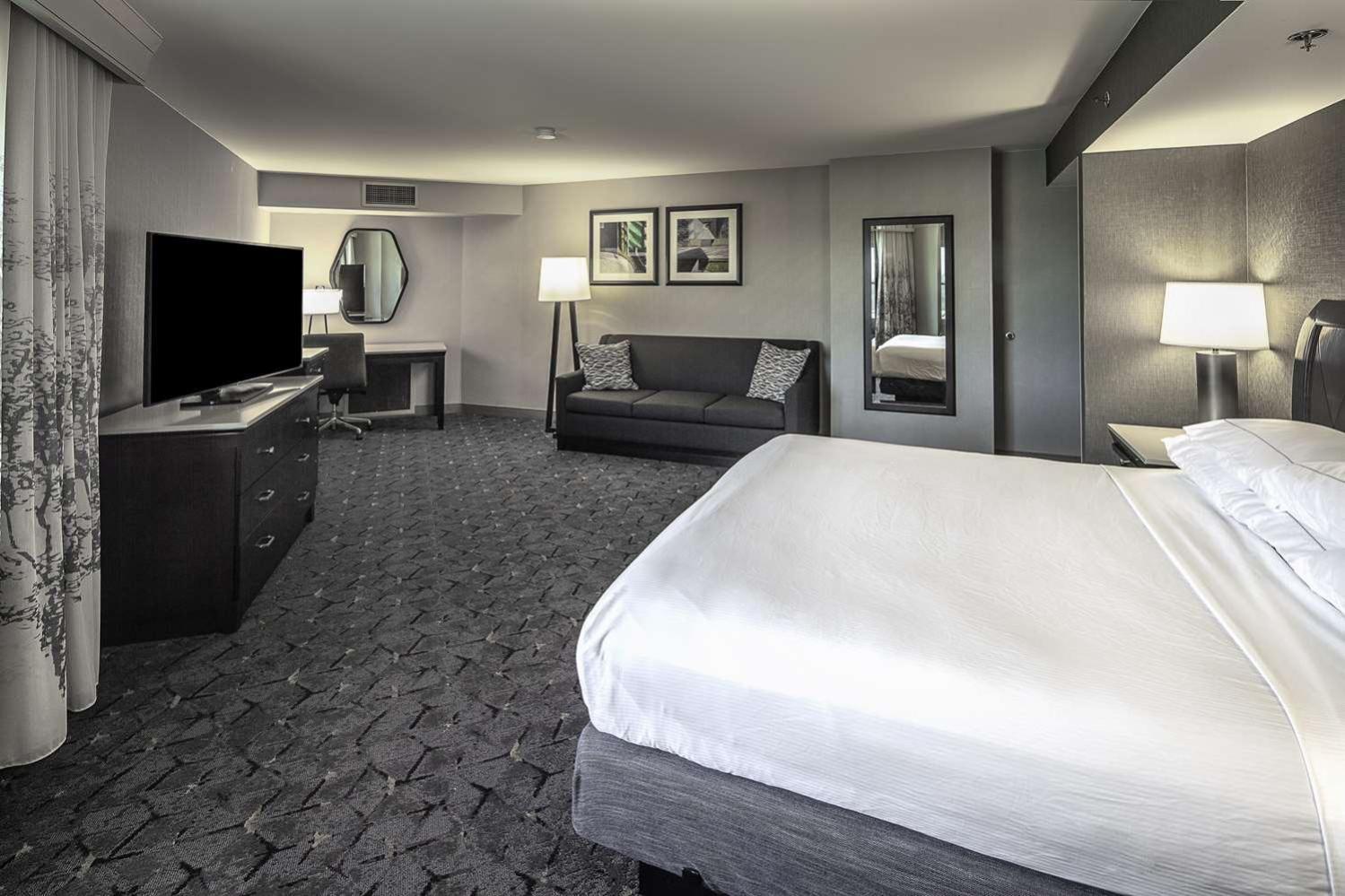 Doubletree By Hilton Hotel & Executive Meeting Center Omaha-Downtown Extérieur photo